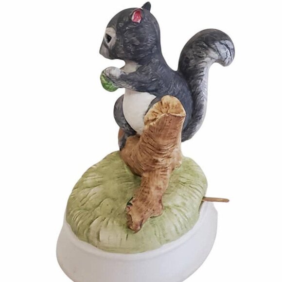 Vintage Gorham Ceramic Squirrel Tree Branch Musical Figurine - Picture 4 of 7